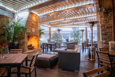 The Fifth: Fireside Patio and Bar