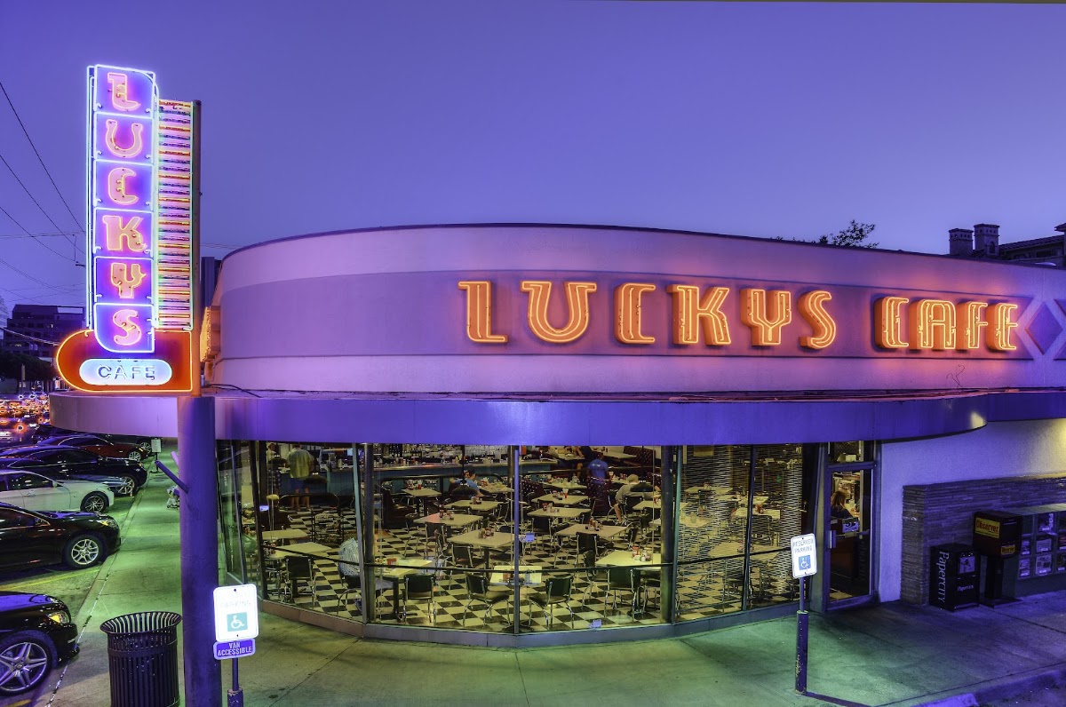 Luckys Café
