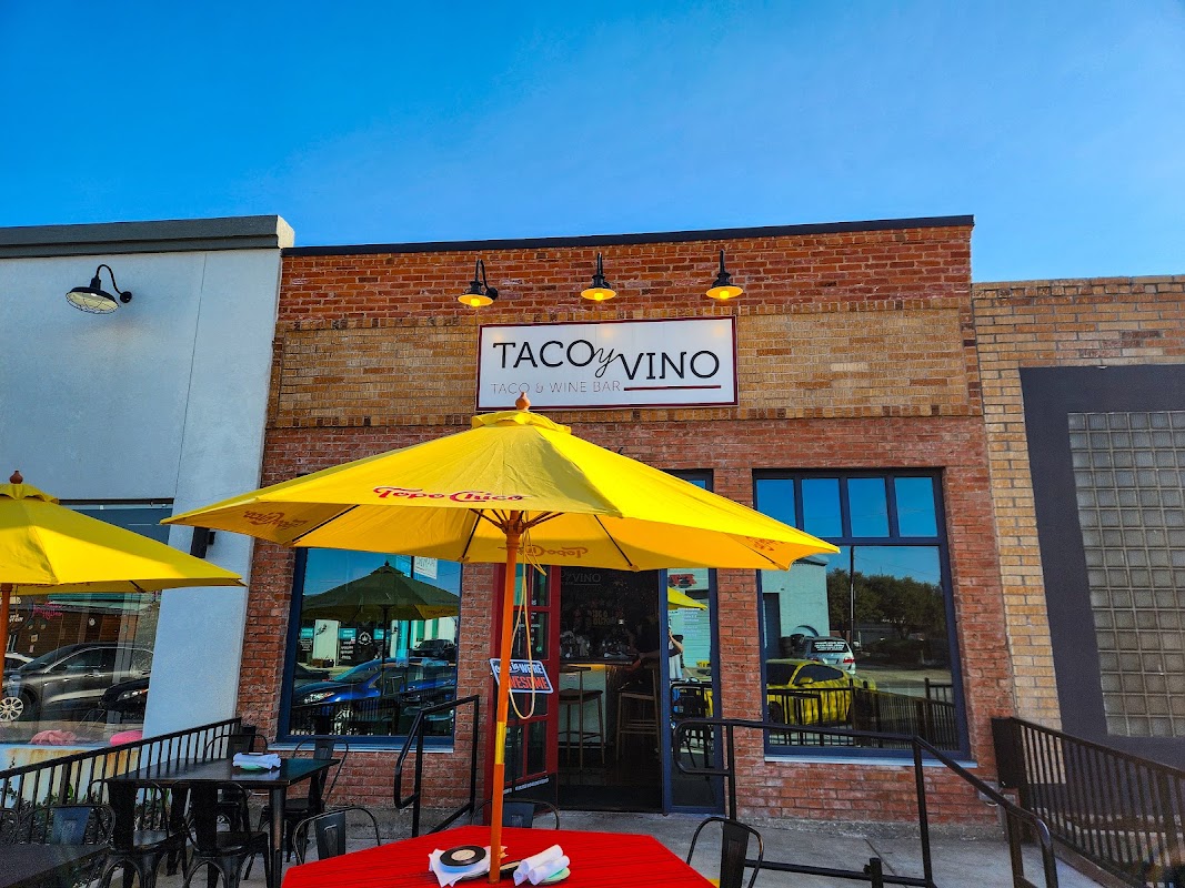 Taco Y Vino | 706 Main St