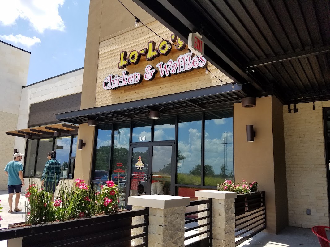 Lo-Lo's Chicken & Waffles
