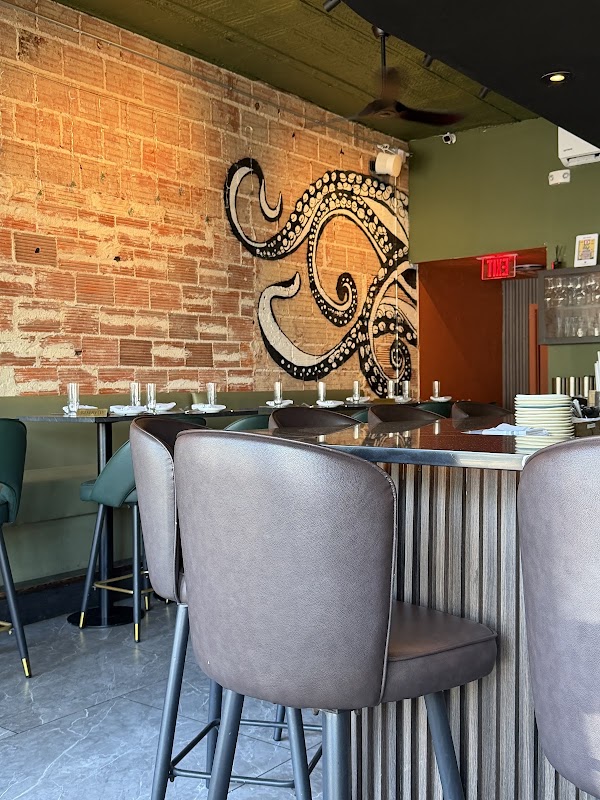 Hugo’s Seafood Bar