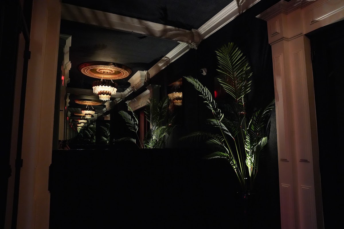 ilusión Restaurant & Cocktail Lounge