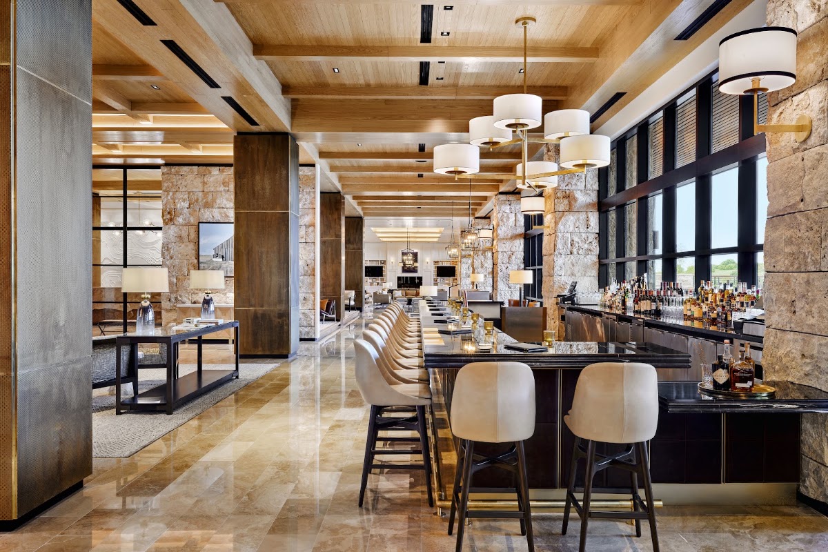 The Lookout Lounge & Bar
